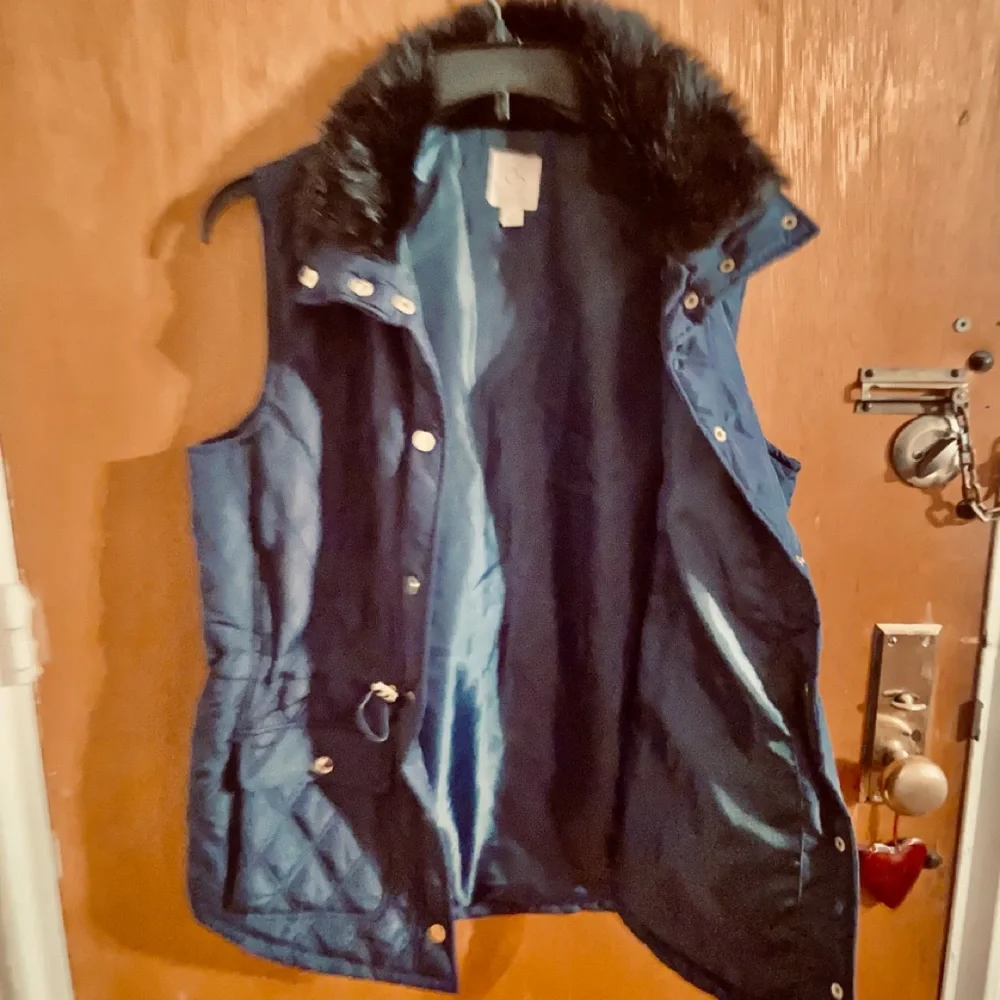 🎖HP🎖Quilted Navy Vest - Picture 6 of 10